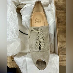 Christian Louboutin Lady Derby Lace-Up Peep-Toe Suede Heels - Mint Condition